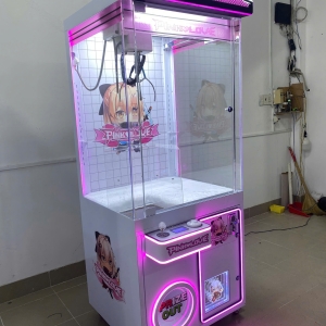 Máy gắp thú mini vs máy gắp thú siêu to – Ưu nhược điểm